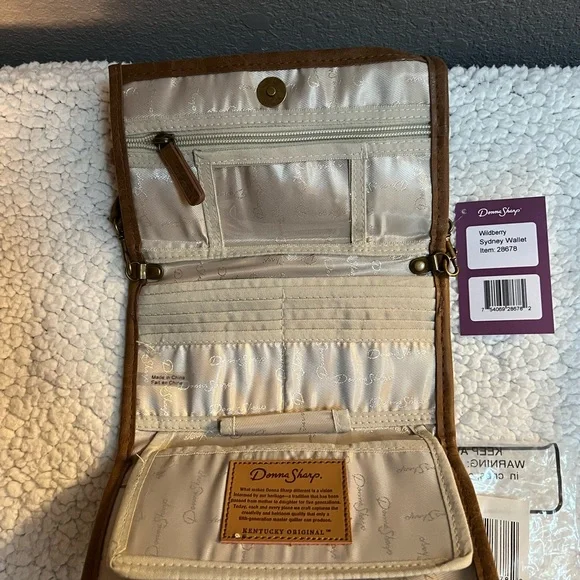 💐💐DONNA SHARP Sydney Crossbody Wallet Tri-fold, adj. strap (reg.$39 NWT - Picture 9 of 10
